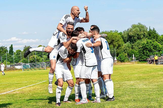 Grund zum Jubel? Der SV Blau-Weiß Murg peilt im Rückspiel gegen den FC Hauingen – trotz des 2:3 – im Hinspiel den Aufstieg ...