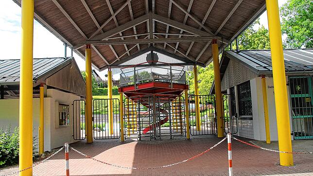 In diesem Jahr blieb das Albbrucker Freibad geschlossen, obwohl es in einem betriebsbereiten Zustand war. Doch die Vorgaben aufgrund der ...