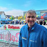 Singens Sportamtschef Bernd Walz verspricht die Unterstützung der Stadtverwaltung, auch wenn die lange erhoffte, dreiteilige Sporthalle ...