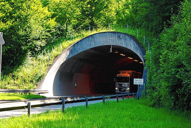 Der Bürgerwaldtunnel in Tiengen wurde 1997 eröffnet.