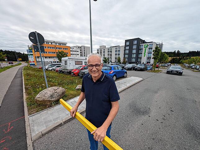Michael Rebholz erlebt rund um die Schranke zum Gelände des Ärztehauses am Klinikum in Villingen alle möglichen Missgeschicke von ...