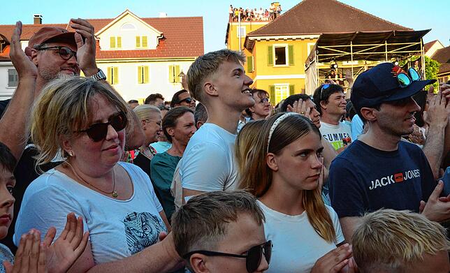 Bild 38: Feiern, Spaß und Laune beim dritten Konzertabend des Markdorf Open-Air 2025
