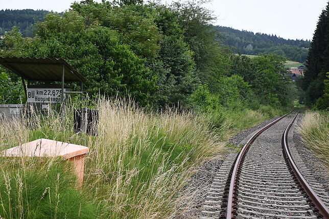 Hoppetenzell: Die Ablachtalbahn zwischen Stockach und Mengen ist verwaist – wie hier am Bahnübergang in Hoppetenzell. Auf dieser ...