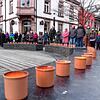 Der Hauser-Brunnen in der Singener Innenstadt wird immer wieder zum Treffpunkt für Gedenkveranstaltungen &ndash; im Archivbild in der ...