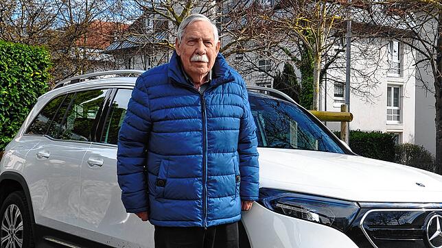 Höhere Kosten: Franz Amann aus Überlingen tauschte seinen Diesel gegen einen E-Mercedes aus.