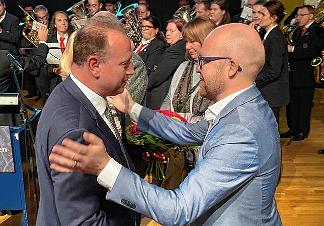 Gratulant Oliver Gortat aus Sipplingen muss nächstes Jahr seinen Chefsessel verteidigen.