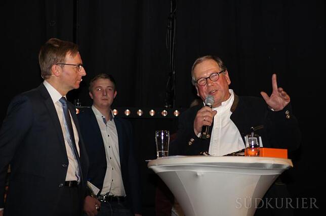 Freude: Kurt Reckermann (rechts) erhielt den Ehrenamtspreis in der Kategorie Kultur. Daniel Tröndle (Mitte) wurde in der Kategorie ...