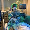 Um das Ansteckungsrisiko zu verringern, haben Ärzte der Helios Klinik Rottweil eine Konstruktion entwickelt, mit der Patienten sicherer ...