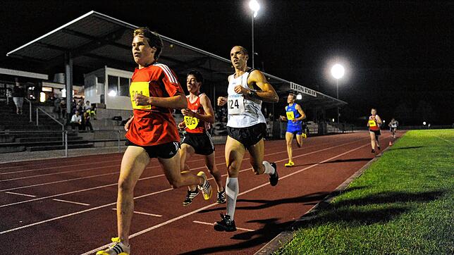 Das Nachtmeeting im Rheinfelder Europa-Stadion besticht mit seinen Wettkämpfen unter Flutlicht (Archivbild). Am 1. August findet es ...