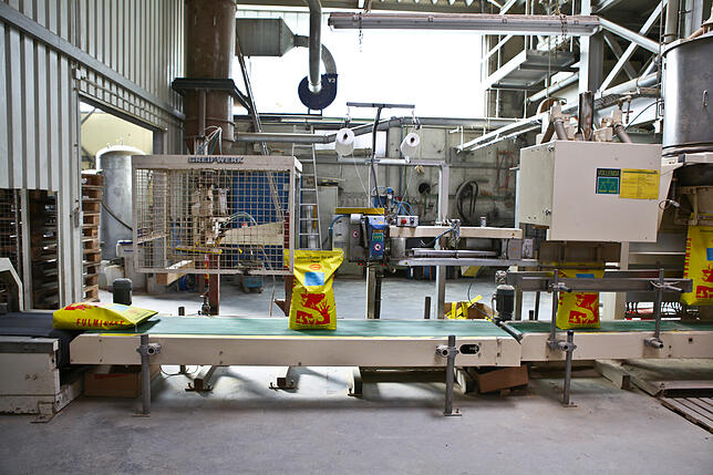 Ein Blick in die Produktion des Futtermittelherstellers. Vieles läuft automatisiert ab.