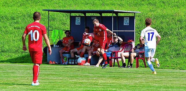 Bild 10: FC Erzingen bezwingt den FC Wallbach deutlich &ndash; und wir haben die Bilder!