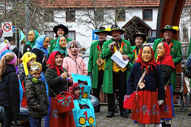 Bild 17: So feiert der Unterkirnacher Narrensamen am Schmotzige Dunschtig