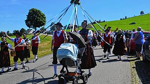 Der Umzug am Hans-Thoma-Fest, hier 2024, bildet diesmal den Rahmen für das Kreistrachtenfest. Foto: Christiane Sahli