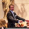 Achim Fiedler, Chefdirigent des Sinfonieorchesters Villingen-Schwenningen, rückt anlässlich des 250. Geburtstages von Ludwig van ...