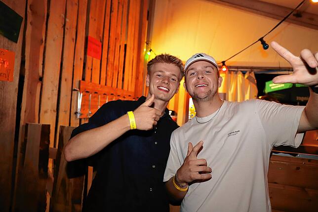 Bild 1: So war die Stimmung beim Aach-Linzer Weinfest