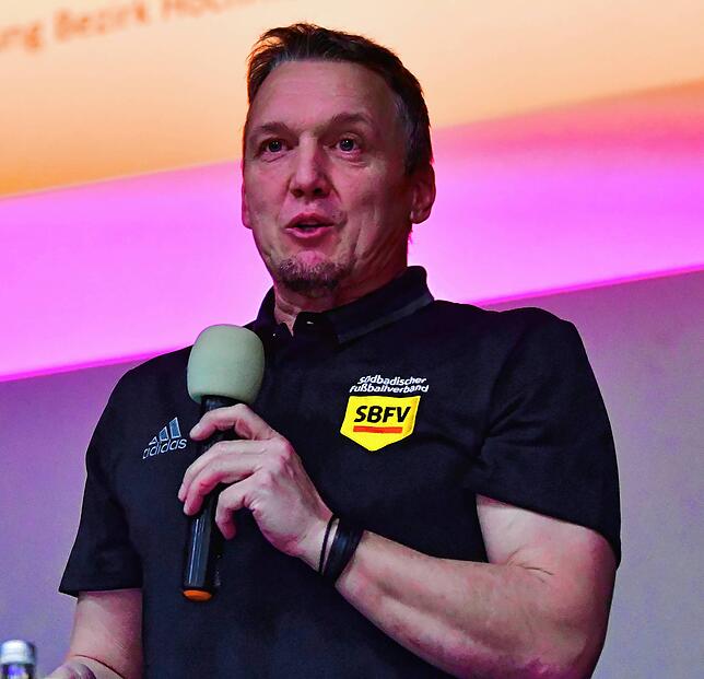 Schiedsrichter-Obmann Ralf Brombacher: „Veranstalter eines Spiels ist der Verband und nur dieser hat das Recht ein Platzverbot ...
