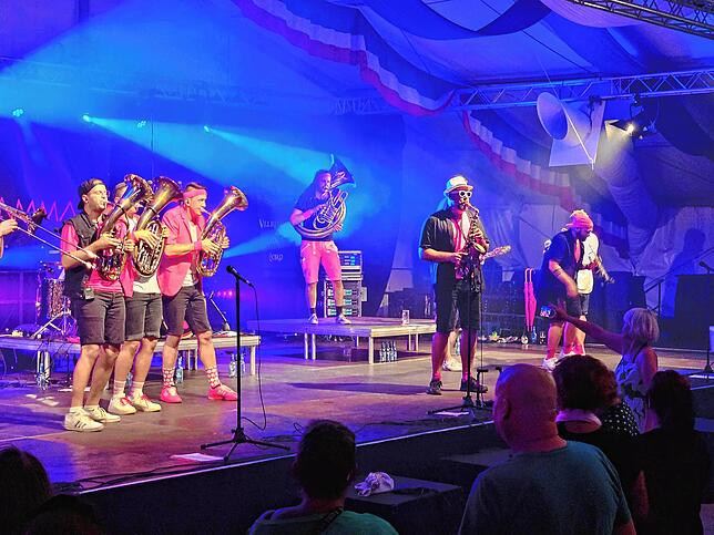 Bild 27: Chilbi 2024: Gute Laune beim Brassabend mit Brasstastisch und Brasslufthamma