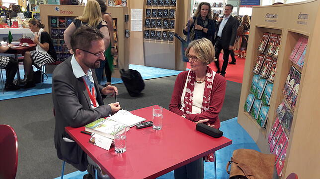 Die Kinderbuchautorin Kirsten Boie im Gespräch mit SÜDKURIER-Kulturredakteur Johannes Bruggaier auf der vergangenen Frankfurter Buchmesse.