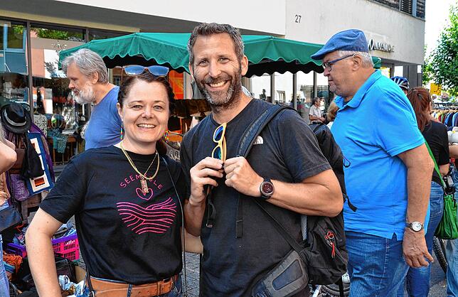 Bild 10: Reges Treiben auf dem Flohmarkt in Markdorf