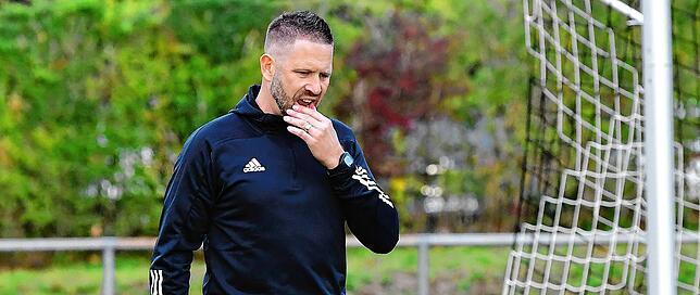 Selbstkritisch: „Wenn es wider Erwarten nicht läuft, muss auch ich mich hinterfragen“, sagt Trainer Urs Keser von der SG FC ...