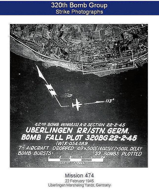 Das „Angriffsfoto“, das eine der US-amerikanischen Bomberbesatzungen am 22. Februar aus 1700 Metern Höhe schoss. Das Ziel wird als ...