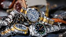 (Symbolbild) Unter anderem eine Rolex befindet sich derzeit in einer Asservatenkammer des Polizeipräsidiums Konstanz. Auf dem Bild zu ...