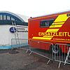 Technische Versorgung durch die Feuerwehr für die Ambulanz in der Schwenninger Tennishalle.