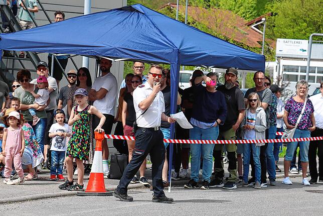 Bild 7: Bilder von der Gesamtübung der Jugendfeuerwehr Radolfzell und den Ortsteilen