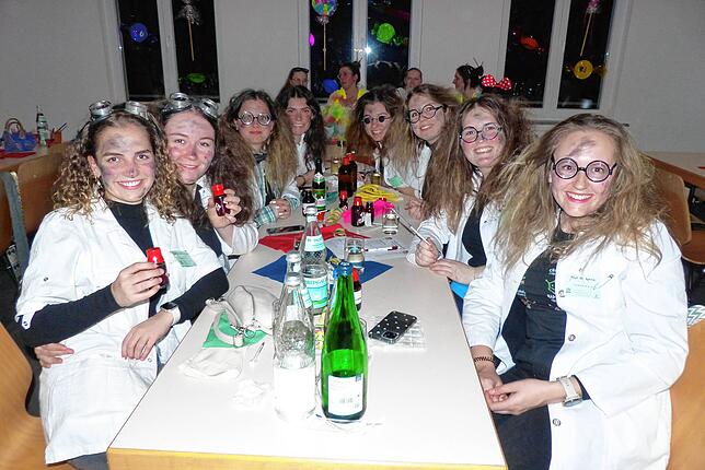 Bild 26: Wiiberfasnet 2025: Die besten Bilder der Hü-Ri-Frauen in Hürrlingen – Ein aufregendes Spektakel!