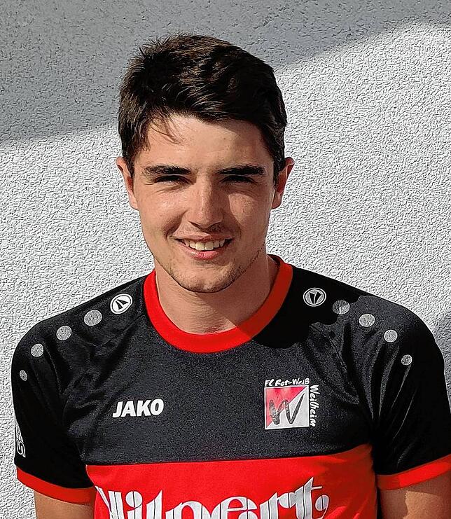 Julian Emmerich (19) wohnt im Weilheimer Ortsteil Dietlingen und steht kurz vor seiner Gesellenprüfung als Zimmermann. Er begann bei den ...