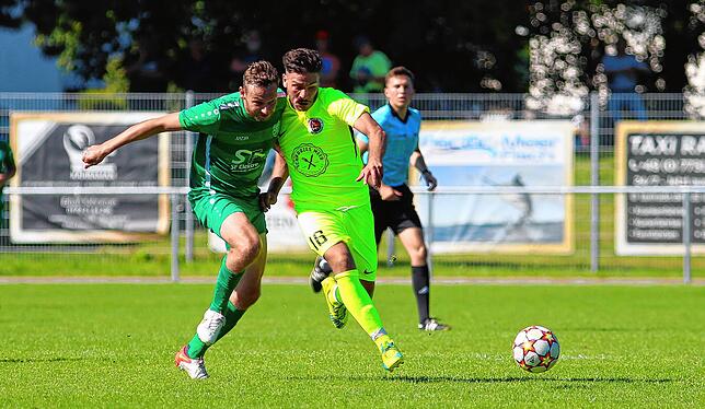 Marco Raabe (links) im Einsatz für den TSV Aach-Linz.