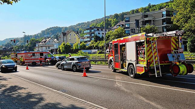 Wegen eines Unfalls auf der B34 Höhe der St. Blasier Straße kommt es zu Stau in Richtung Bad Säckingen. Die Fahrbahn Richtung Tiengen ...