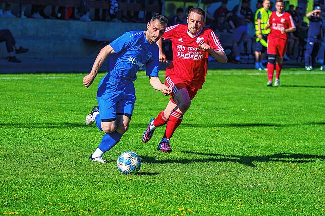 Bild 9: SG Stühlingen/Weizen besiegt den SV Eggingen im Derby mit 4:0 – und wir haben Fotos!