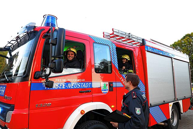 Die Feuerwehr ist zur Katastrophenschutzübung an der Helios-Klinik Titisee-Neustadt angerückt.