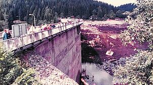 Erinnern Sie sich? Zu einem regelrechten Publikumsmagneten entwickelte sich der entleerte Schluchsee vor genau 40 Jahren. Der Stausee ...