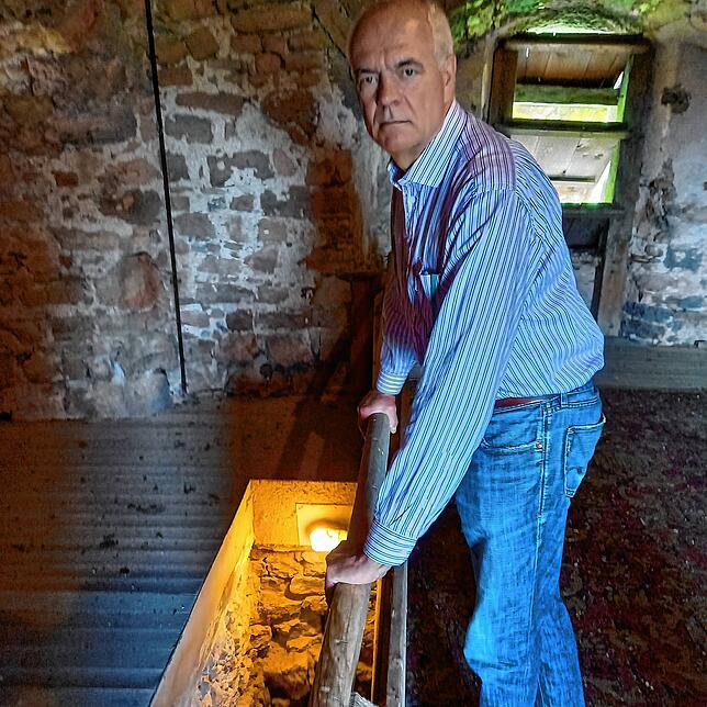 Der Historiker Andreas Mahler im Turm von Schloss Hohenlupfen, das einst dem Landgrafen von Stühlingen gehörte.