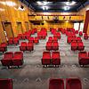 Blick in den Zuschauerraum des Konstanzer Stadttheaters: Wegen Corona kann nur ein Bruchteil der üblichen Zuschauerzahl zugelassen werden.