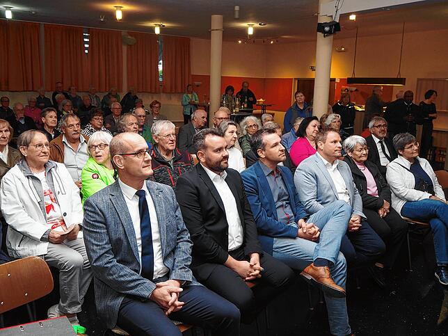 Klaus Müller (Ortsvorsteher Ühlingen), Tobias Gantert (Bürgermeister Ühlingen-Birkendorf), Andreas Morasch (Bürgermeister Lottstetten) ...