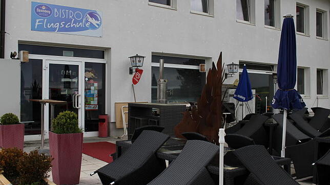 Früher beliebter Treffpunkt, heute nur noch unregelmäßig geöffnet: Das Fliegerstüble-Bistro beim Donaueschinger Flugplatz.