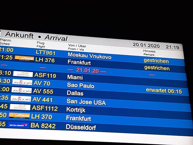 Zwei Flüge mussten am Montagabend umgeleitet werden.