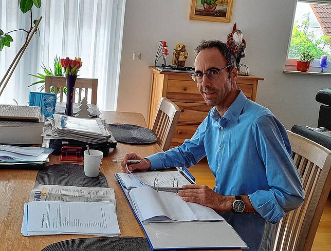 Bürgermeisterkandidat Frank Harsch nutzt den Wahltag, um Liegengebliebenes der vergangenen Tage aufzuarbeiten.