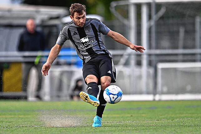 Bild 2: SV Herten setzt sich mit 4:1 gegen FC Hochrhein durch – und wir haben Bilder!