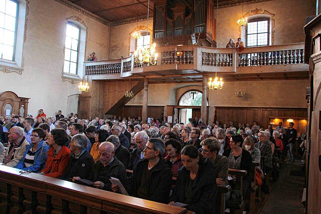 So voll besetzt wie selten war die Klosterkirche zum abschließenden Konzert der Reihe Musik im Kloster, welche Bruder Jürgen Mayer ...