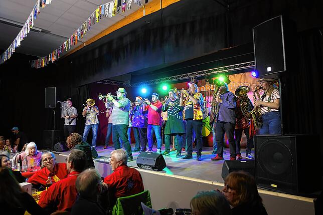 Bild 7: Früher Start in eine lange Fasnacht! Alle Bilder vom ersten Bunten Abend in Konstanz