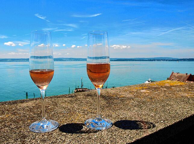 Verkostung mit bestem Blick auf den Bodensee: Auf der Terrasse von Schloss Meersburg.
