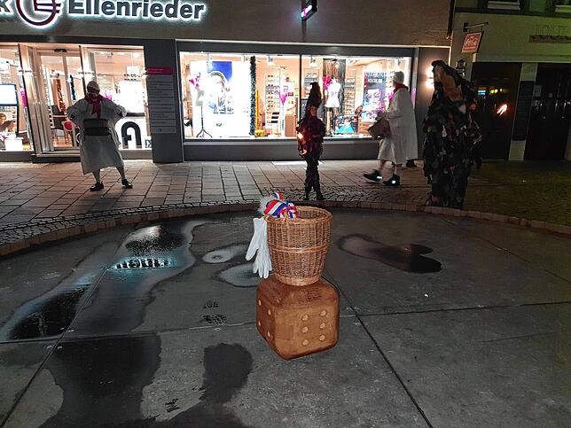 Bild 6: Endlich wieder Fasnacht: Narro-Zunft Waldshut feiert mit Umzug und Narro-Auswürfeln (mit Videos)