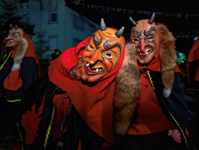 Bild 20: Bilder vom Nachtumzug beim Narrentreffen in Thalheim