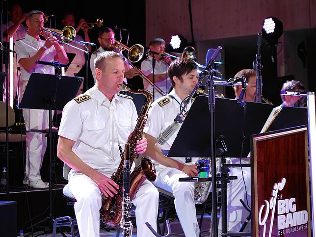 Bild 13: Alle Bilder vom Benefiz-Konzert der Bundeswehr Big Band in der Markolfhalle