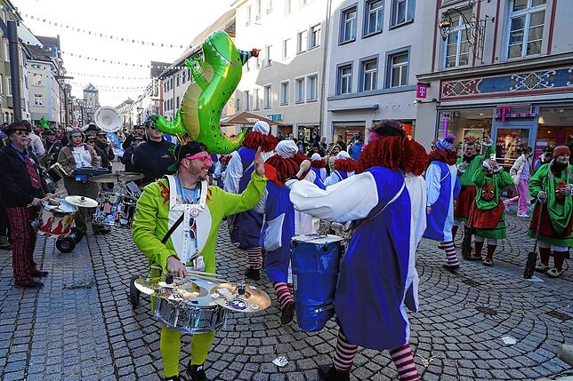 Bild 4: Am Schluss da kommen die Glonkis: Pure Fasnetsstimmung im Städtle