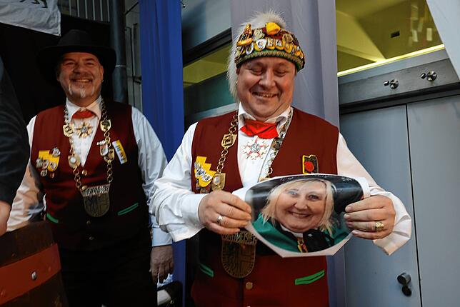 Bild 2: Jetzt geht es richtig los: Alle Bilder vom Männerfrühschoppen der  Narrizella Ratoldi
